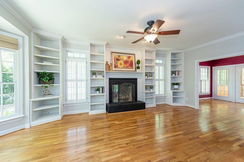7200 Hayebury Dr, Wake Forest, NC 27587