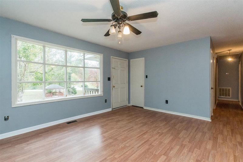 7200 Parott Dr, Raleigh, NC 27616