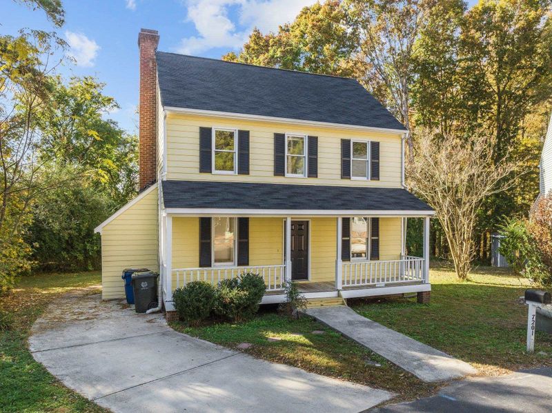 7201 S Thorncliff Pl, Raleigh, NC 27616