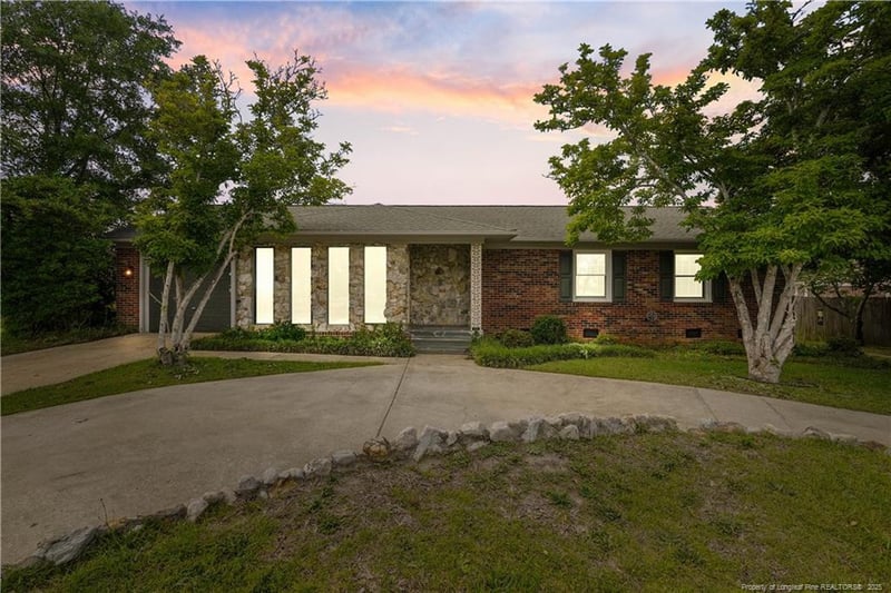 7202 Godfrey Dr, Fayetteville, NC 28303