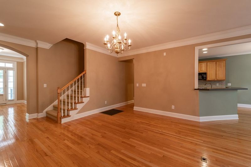 7202 Summit Waters Ln, Raleigh, NC 27613