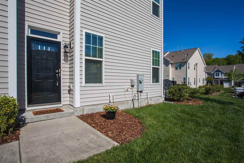 7204 Ladbrooke St, Raleigh, NC 27617