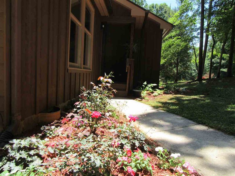 7208 Mill Ridge Rd, Raleigh, NC 27613