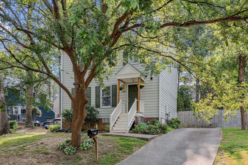 7208 Nicolson Ct, Raleigh, NC 27616