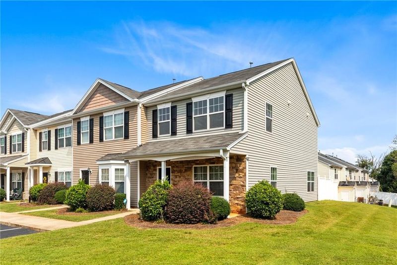 7209 Olmstead Dr #D, Burlington, NC 27215