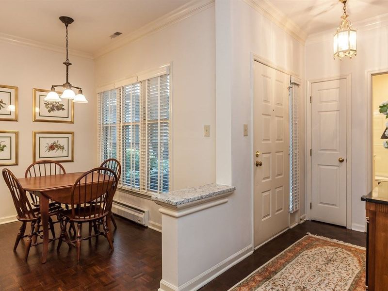 721 Bishops Park Dr #104, Raleigh, NC 27605