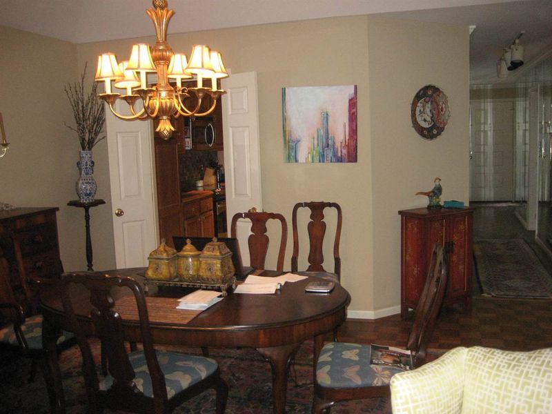 721 Bishops Park Dr #302, Raleigh, NC 27605