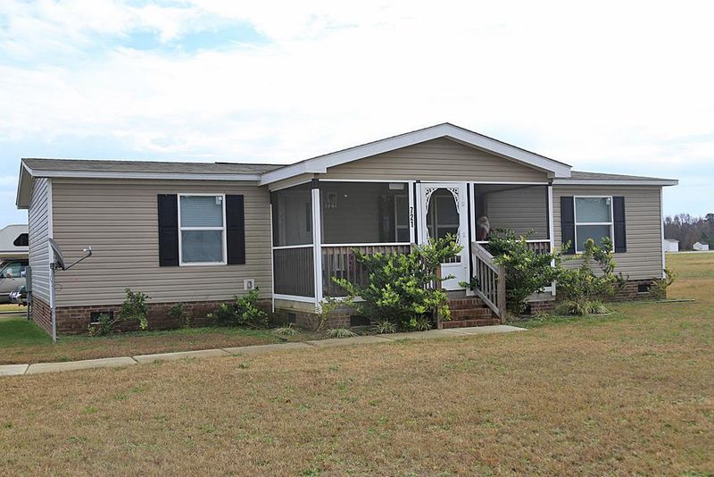 721 Country Store Rd, Selma, NC 27576