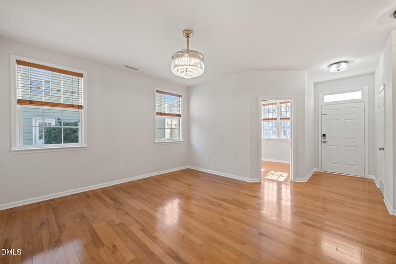 721 Hewespoint Ct, Cary, NC 27519