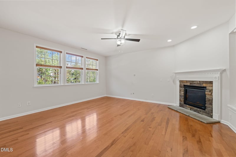 721 Hewespoint Ct, Cary, NC 27519