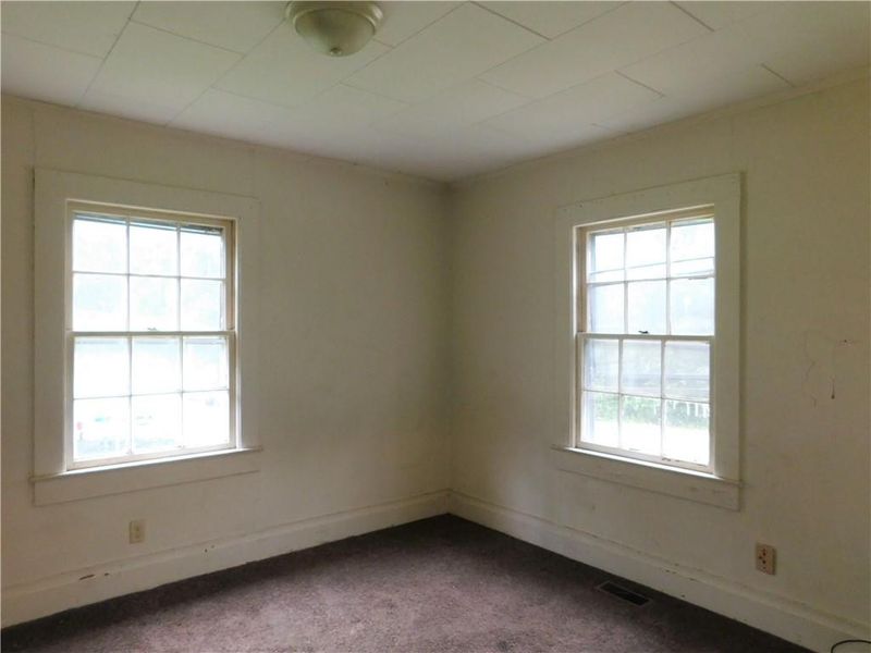 721 Lakeside Ave, Burlington, NC 27217