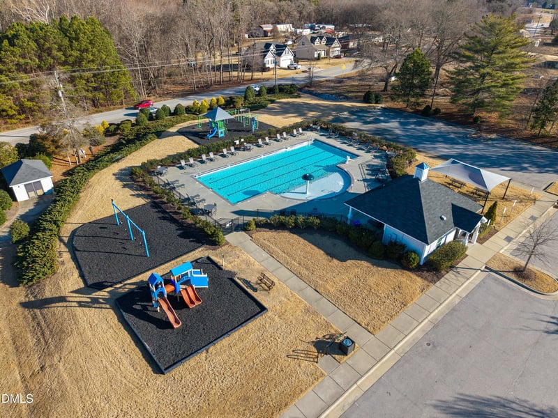 721 Maple Brook Rd, Fuquay Varina, NC 27526