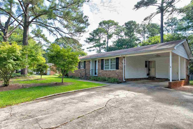 721 Merrie Rd, Raleigh, NC 27606