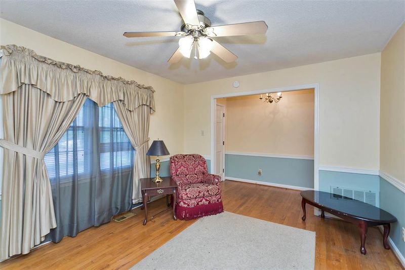 721 Merrie Rd, Raleigh, NC 27606