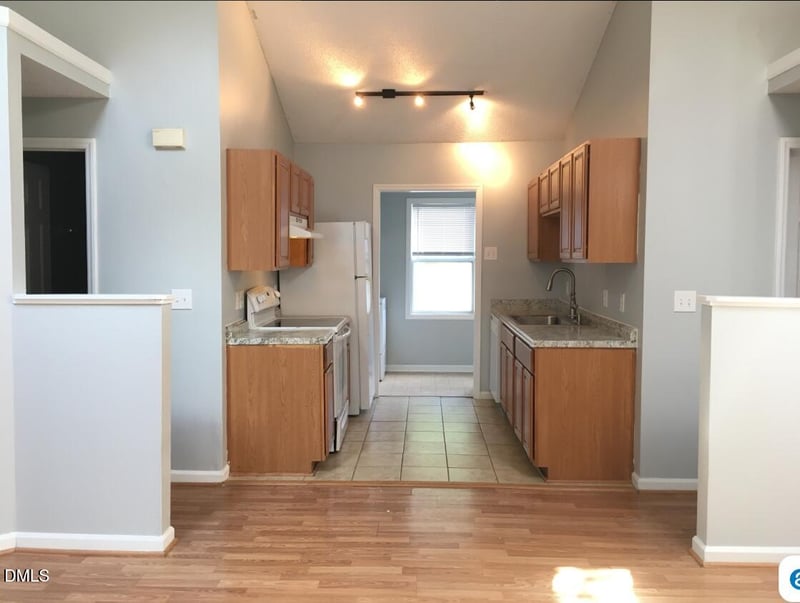 721 Merritt Mill Rd, Chapel Hill, NC 27516