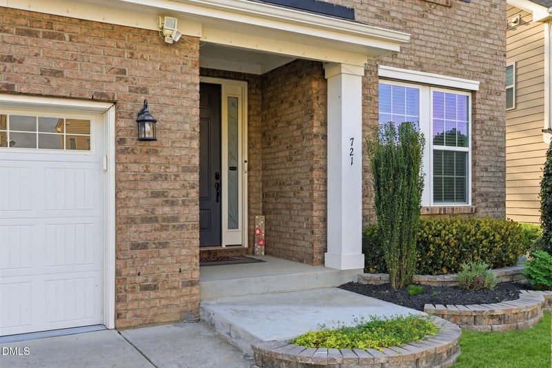 721 Vine Pond Ct, Apex, NC 27523