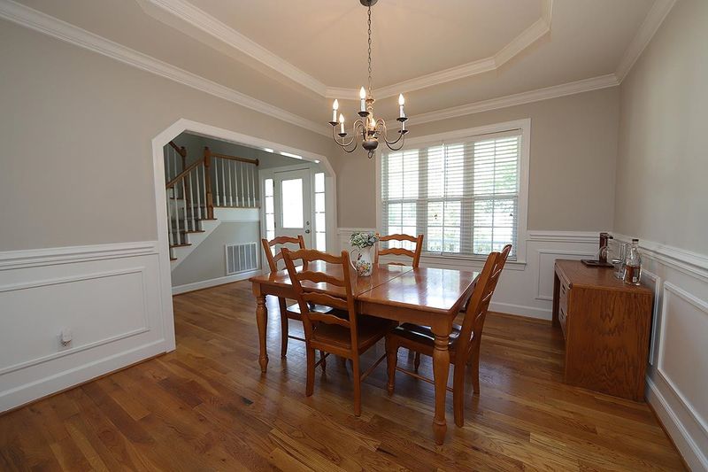 721 Winfred Dr, Raleigh, NC 27603