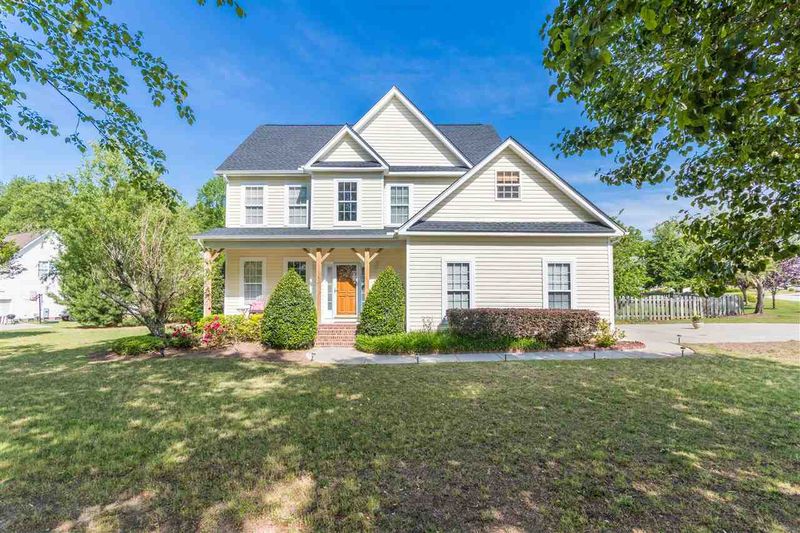 7212 Ladora Dr, Willow Springs, NC 27592
