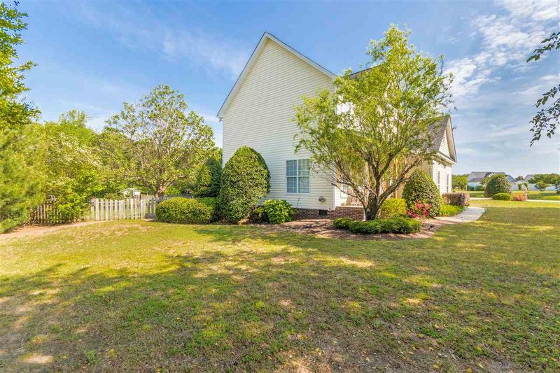 7212 Ladora Dr, Willow Springs, NC 27592