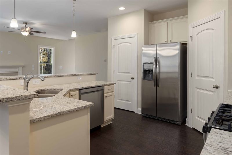 7213 Vanover Dr, Raleigh, NC 27604