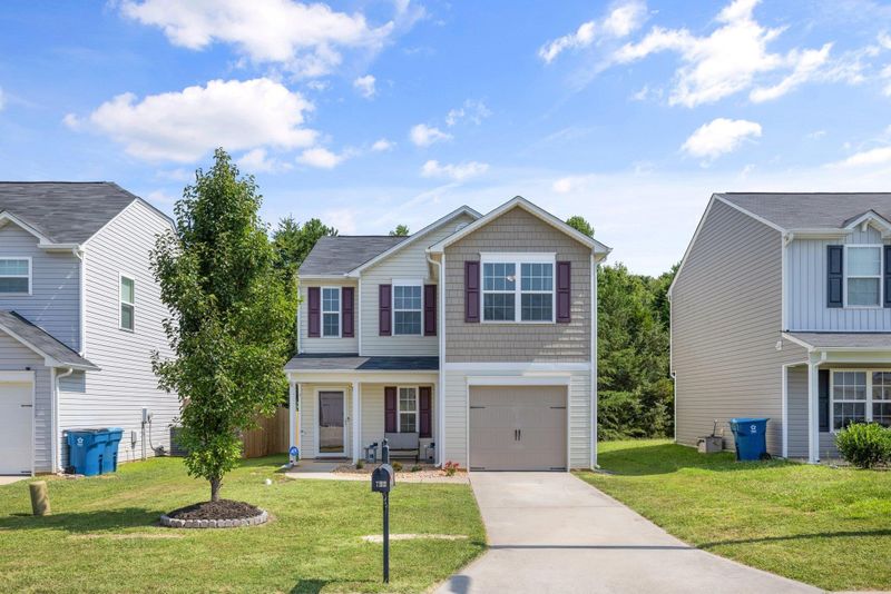 722 Cairn Cir, Burlington, NC 27217