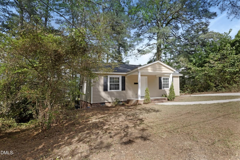 722 Kooler Cir, Fayetteville, NC 28305