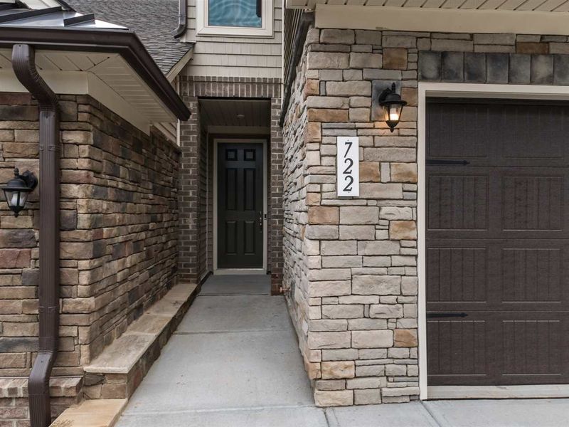 722 Lampwick Ln, Cary, NC 27513
