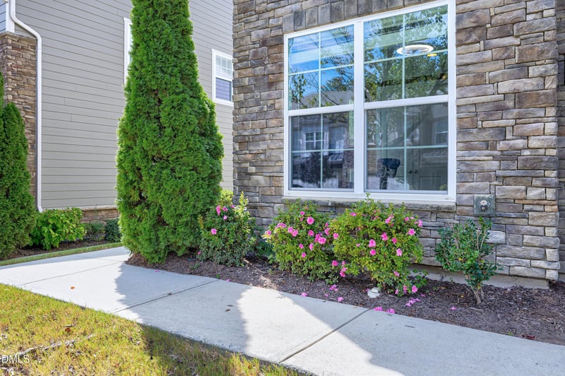 722 Mcrae Rd, Cary, NC 27519