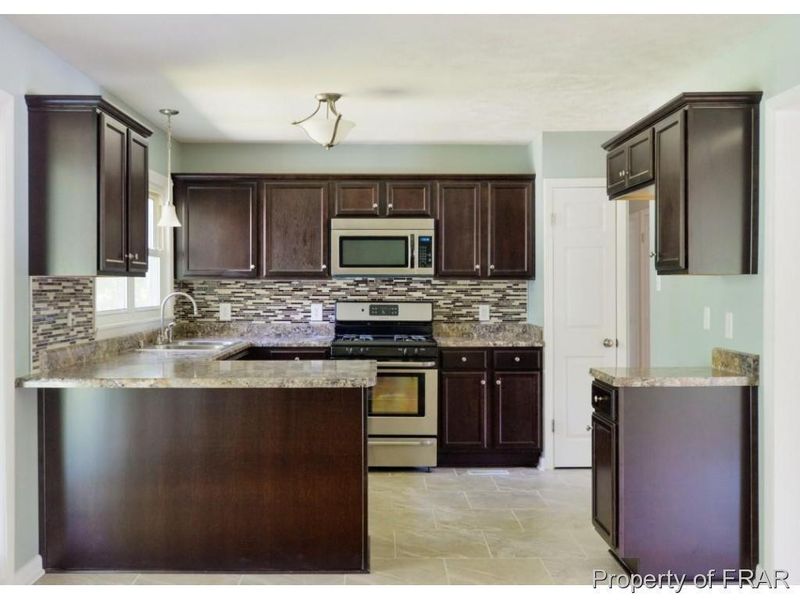 722 Moriston Rd, Fayetteville, NC 28314