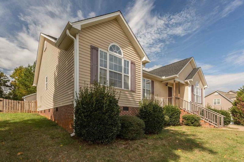 7220 Messenger Dr, Willow Springs, NC 27592