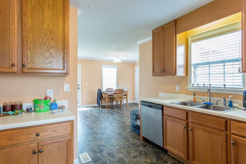 7220 Messenger Dr, Willow Springs, NC 27592