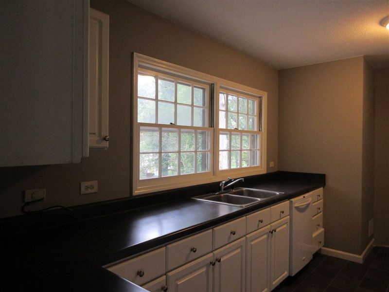 7221 Bentley Cir, Raleigh, NC 27604