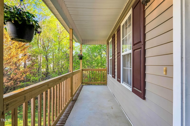 7221 Messenger Dr, Willow Springs, NC 27592