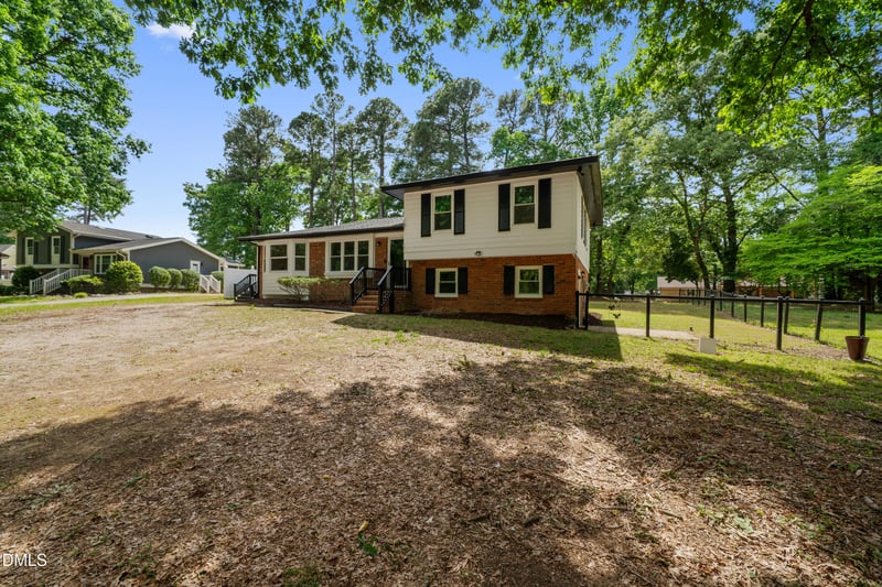 7221 Pilgrim Rd, Raleigh, NC 27616