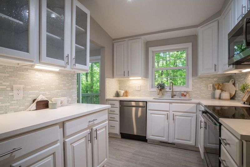 7224 Berkshire Downs Dr, Raleigh, NC 27616
