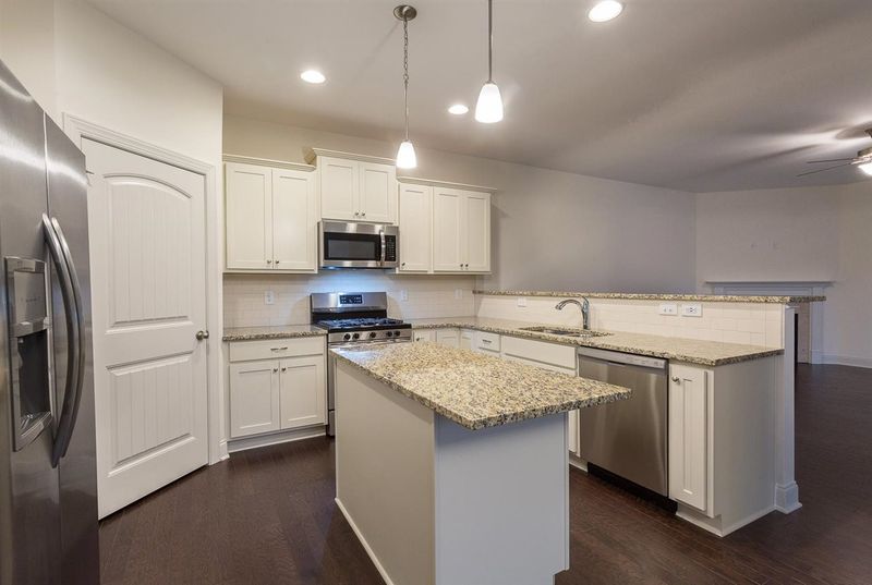 7225 Vanover Dr, Raleigh, NC 27604