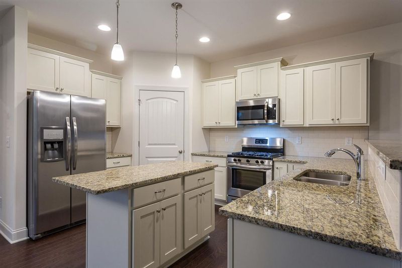 7225 Vanover Dr, Raleigh, NC 27604