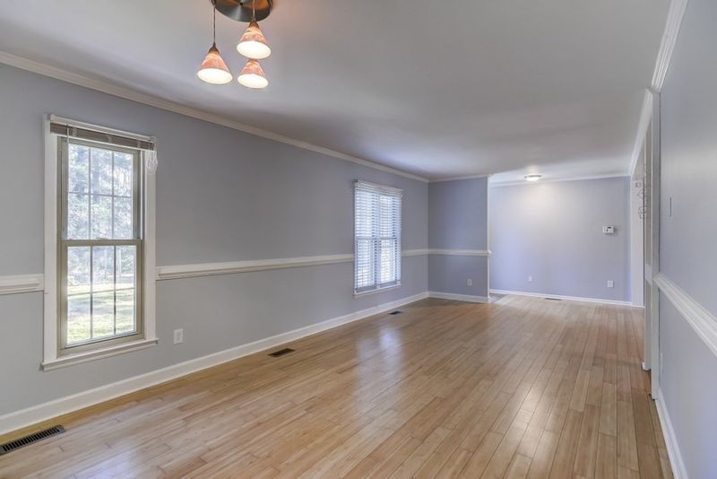7226 Kemp Rd, Raleigh, NC 27613
