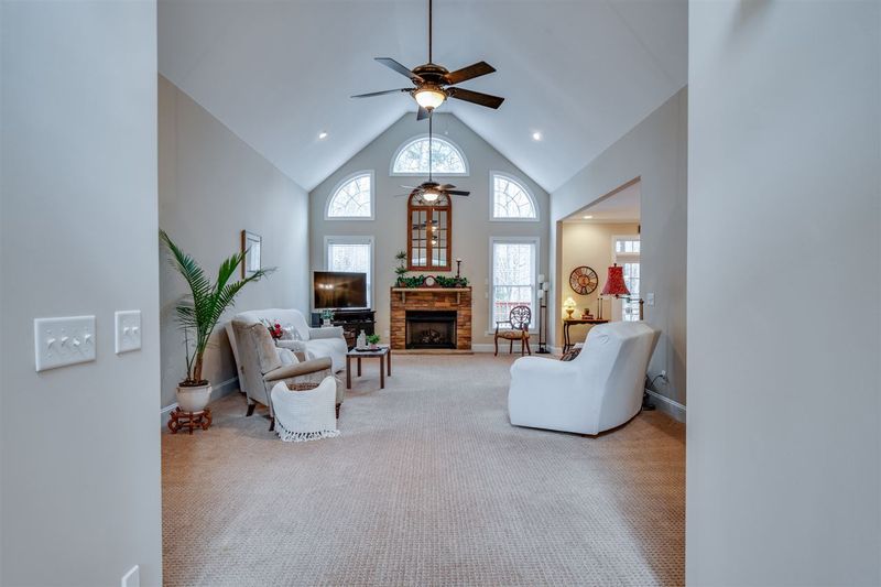7228 Ridgeline Dr, Raleigh, NC 27613