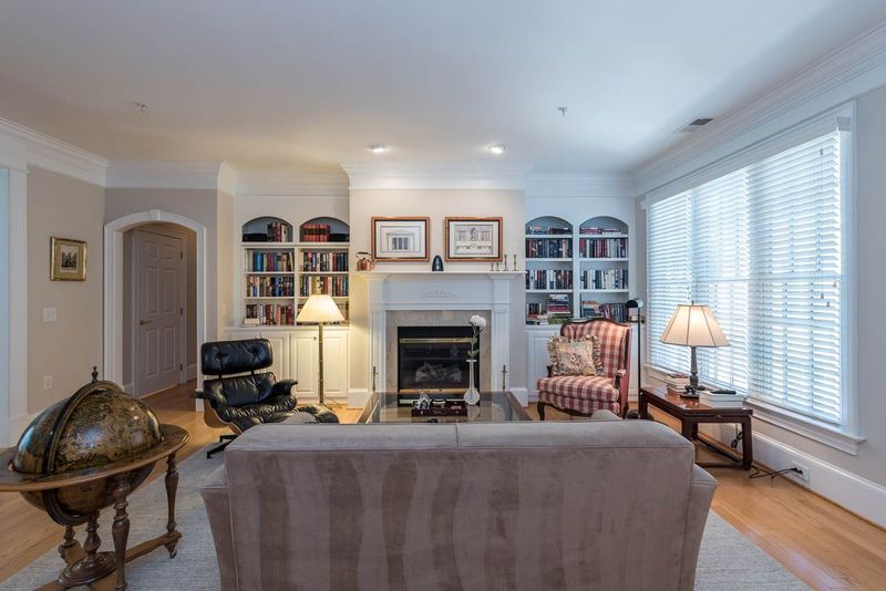 723 W Barbee Chapel Rd #723, Chapel Hill, NC 27517