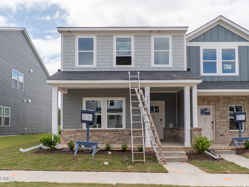 723 Chandler Stone Dr, Zebulon, NC 27597