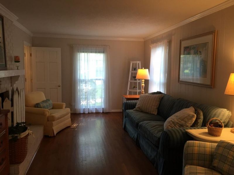 723 N Gurney St, Burlington, NC 27215