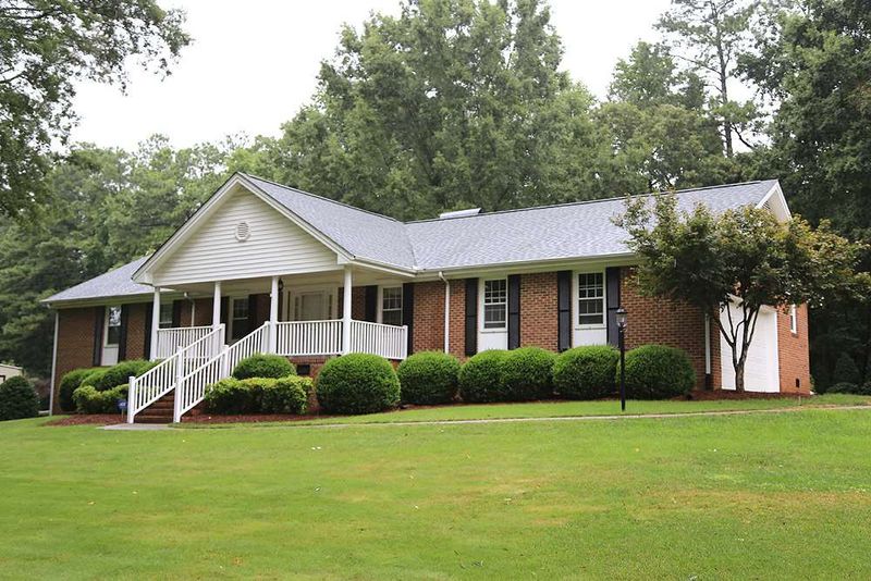 723 Hillandale Ln, Garner, NC 27529