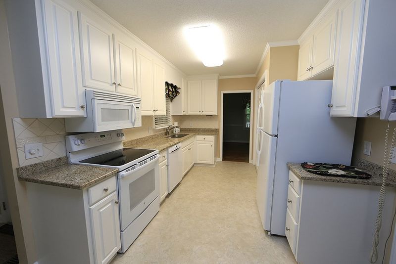 723 Hillandale Ln, Garner, NC 27529