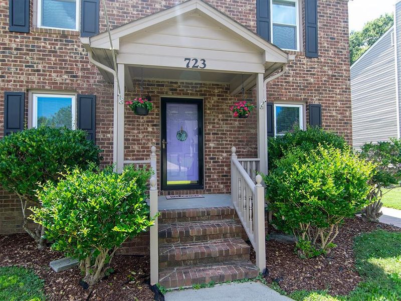 723 Huntington Ct, Burlington, NC 27215