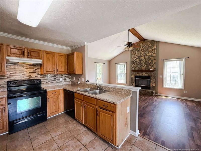 7232 Beaver Run Dr, Fayetteville, NC 28314