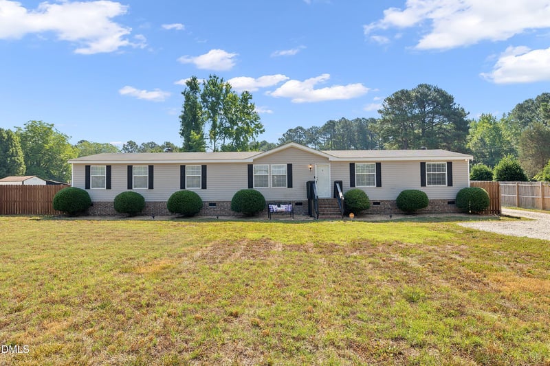 7232 Campsite Dr, Wendell, NC 27591