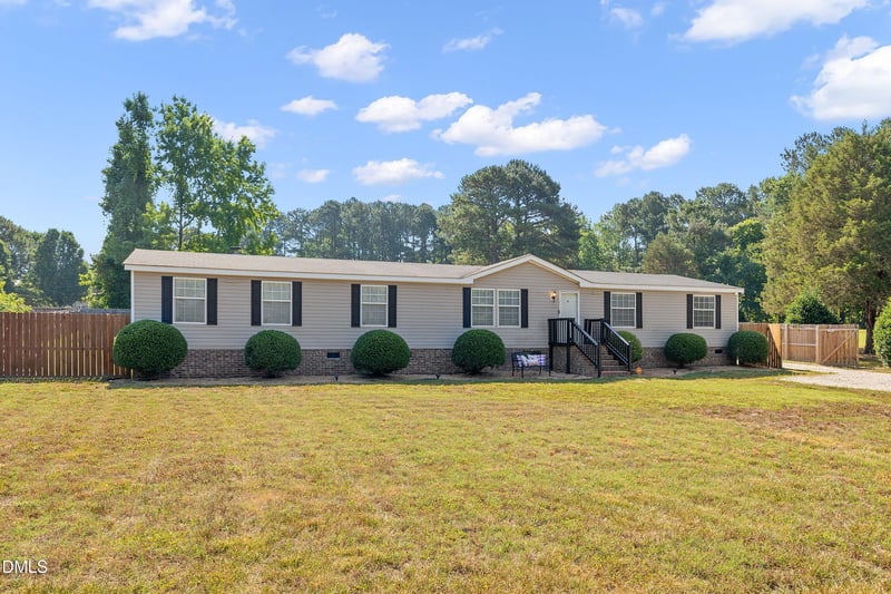 7232 Campsite Dr, Wendell, NC 27591