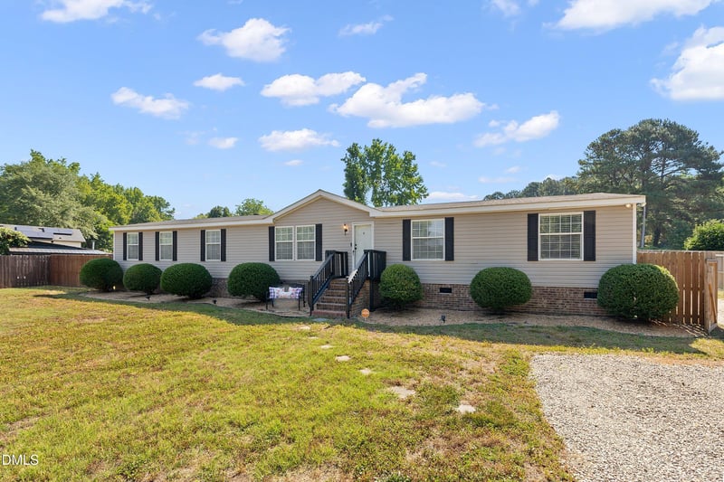 7232 Campsite Dr, Wendell, NC 27591