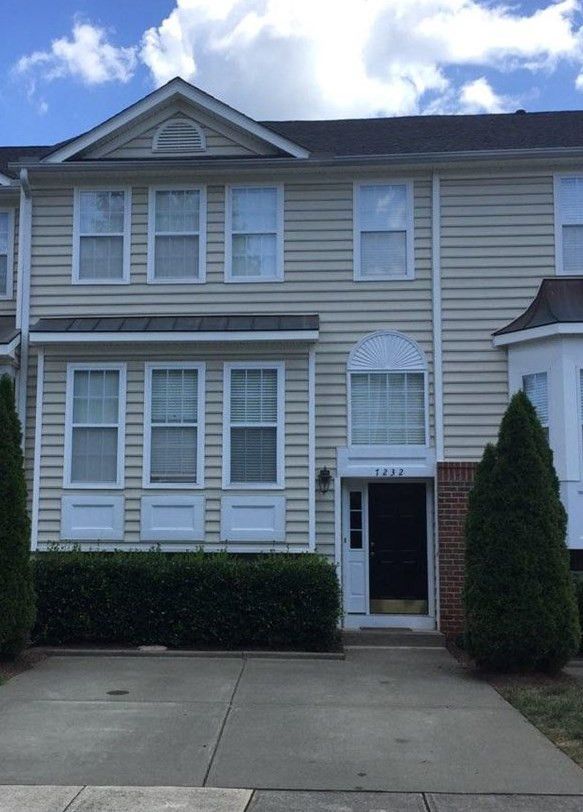 7232 Doverton Ct, Raleigh, NC 27615